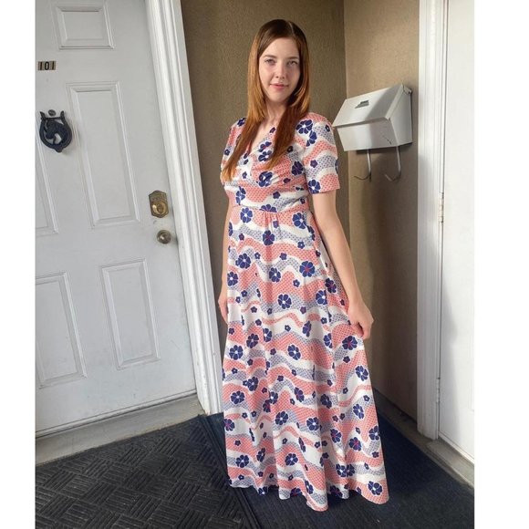 1970s White Red Blue Maxi Dress - Picture 2 of 3